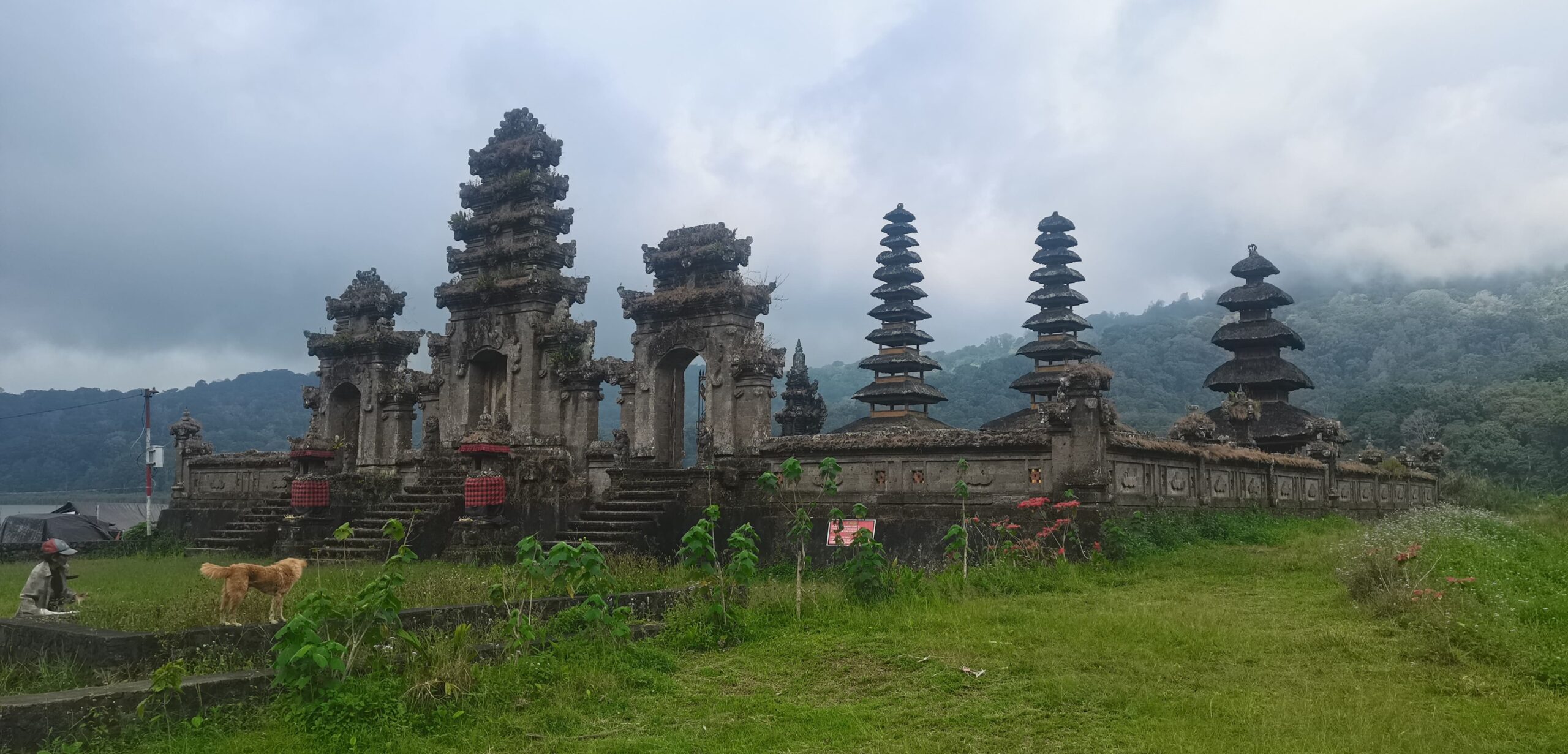 PURA ULUN DANU TAMBLINGAN