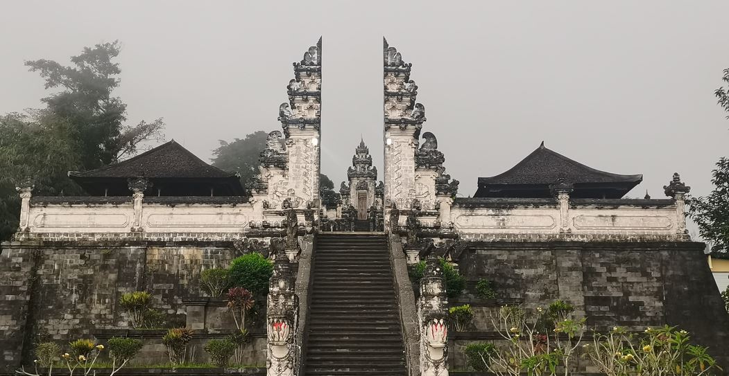 Pura Lempuyang BALI