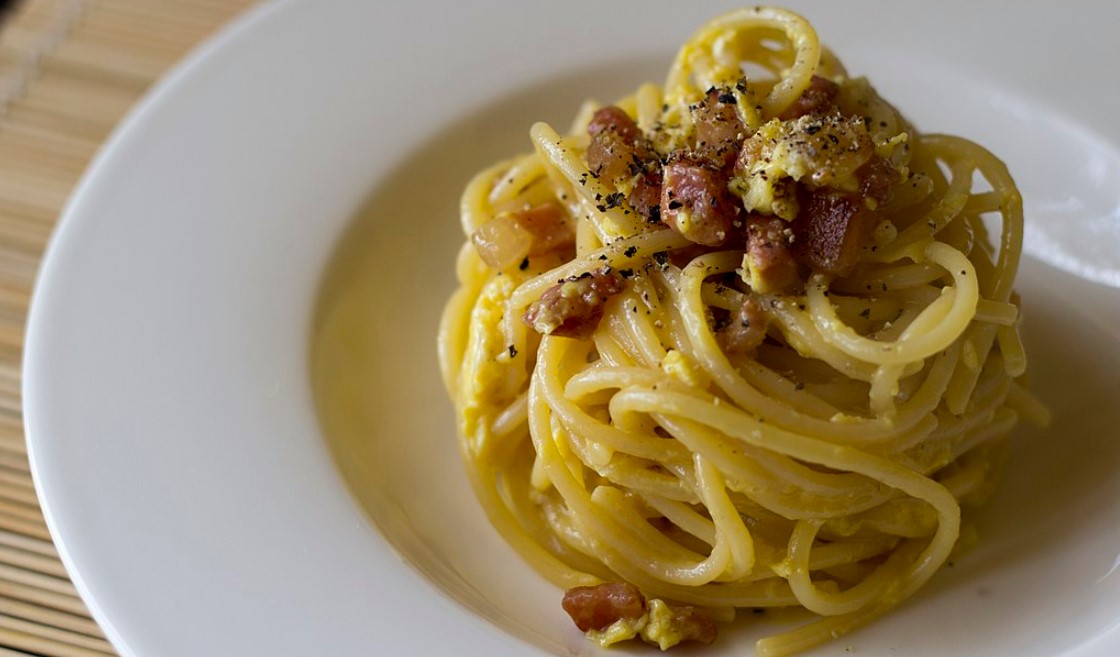 Spaghetti Carbonara plato tipico roma