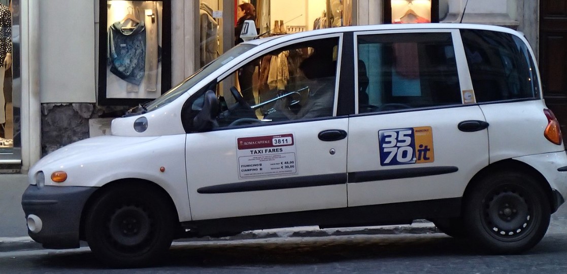 Taxi en Roma