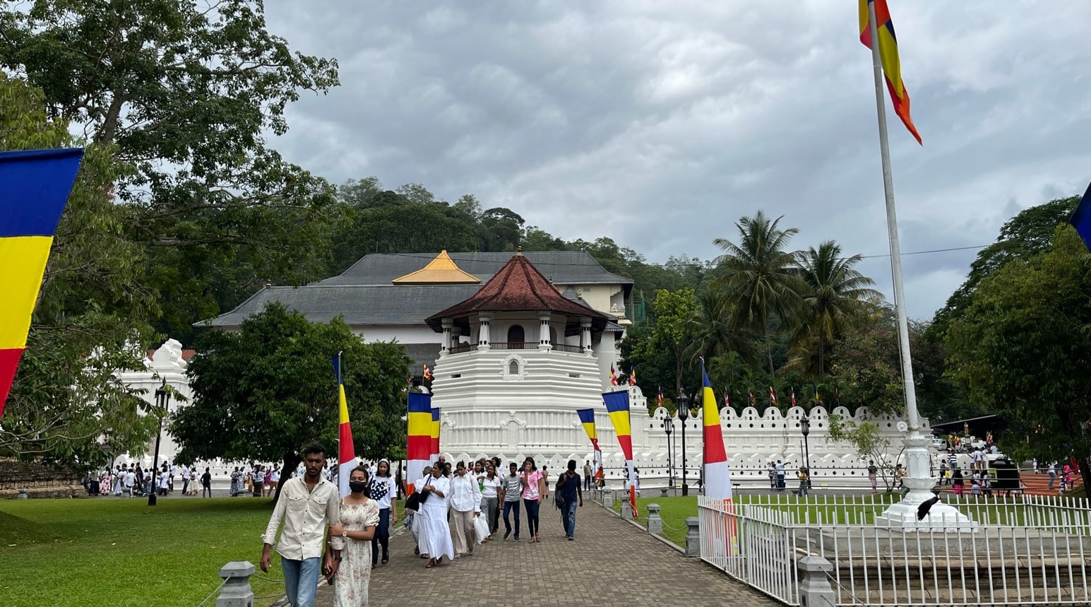 Templo del Diente de Buda en Kandy Sri Lanka