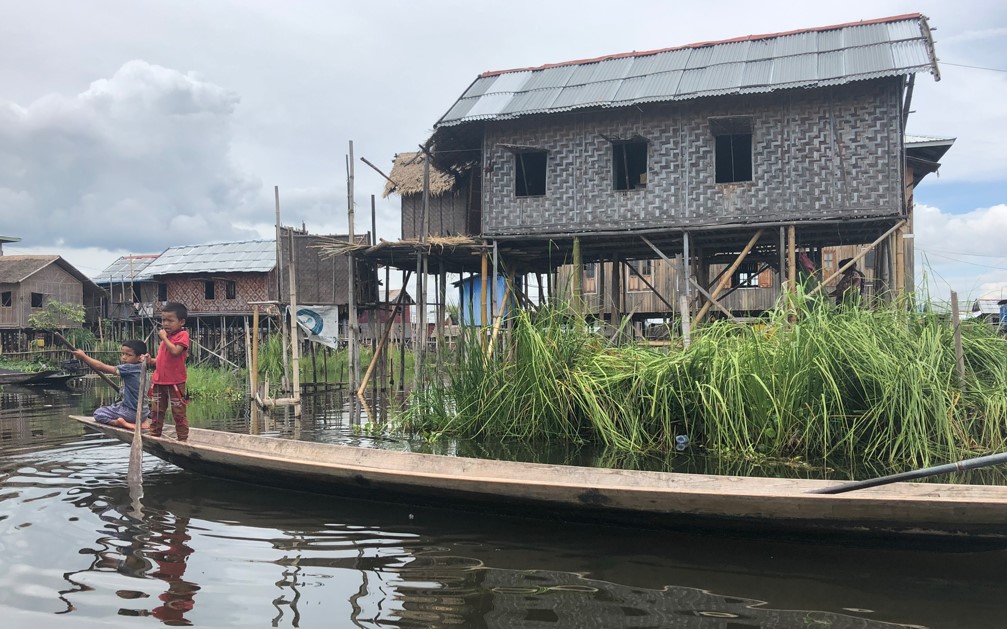 Ywama pueblo flotante Inle