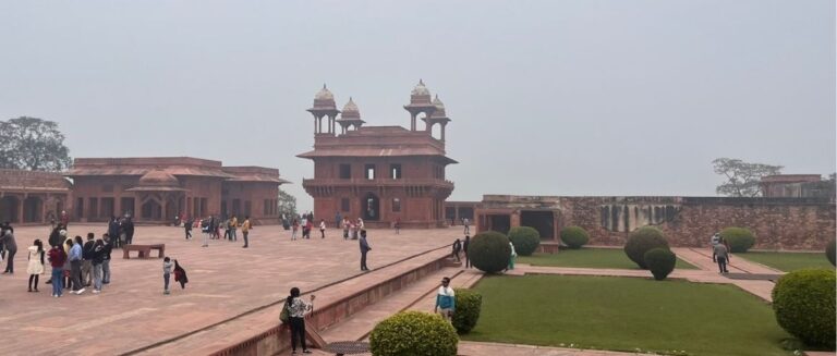 Portada Fatehpur Sikri